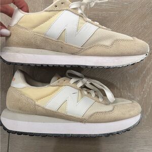 New Balance Women's Shoes in Cream and White